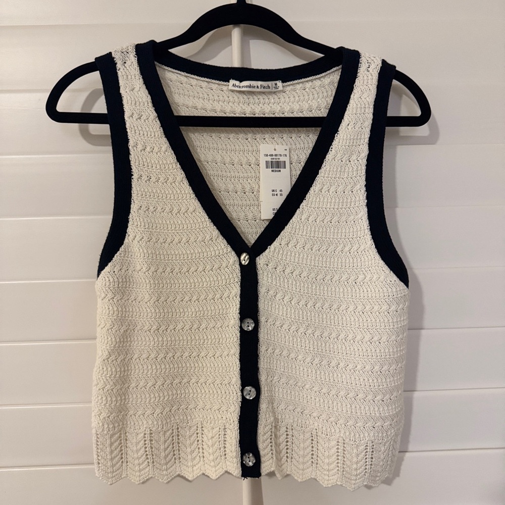 NWT Abercrombie Cream and Black Knit Button-Up Tank